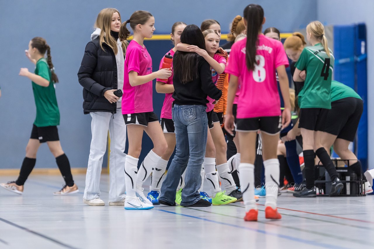 Bild 670 - C-Juniorinnen 2 Loewinnen Cup